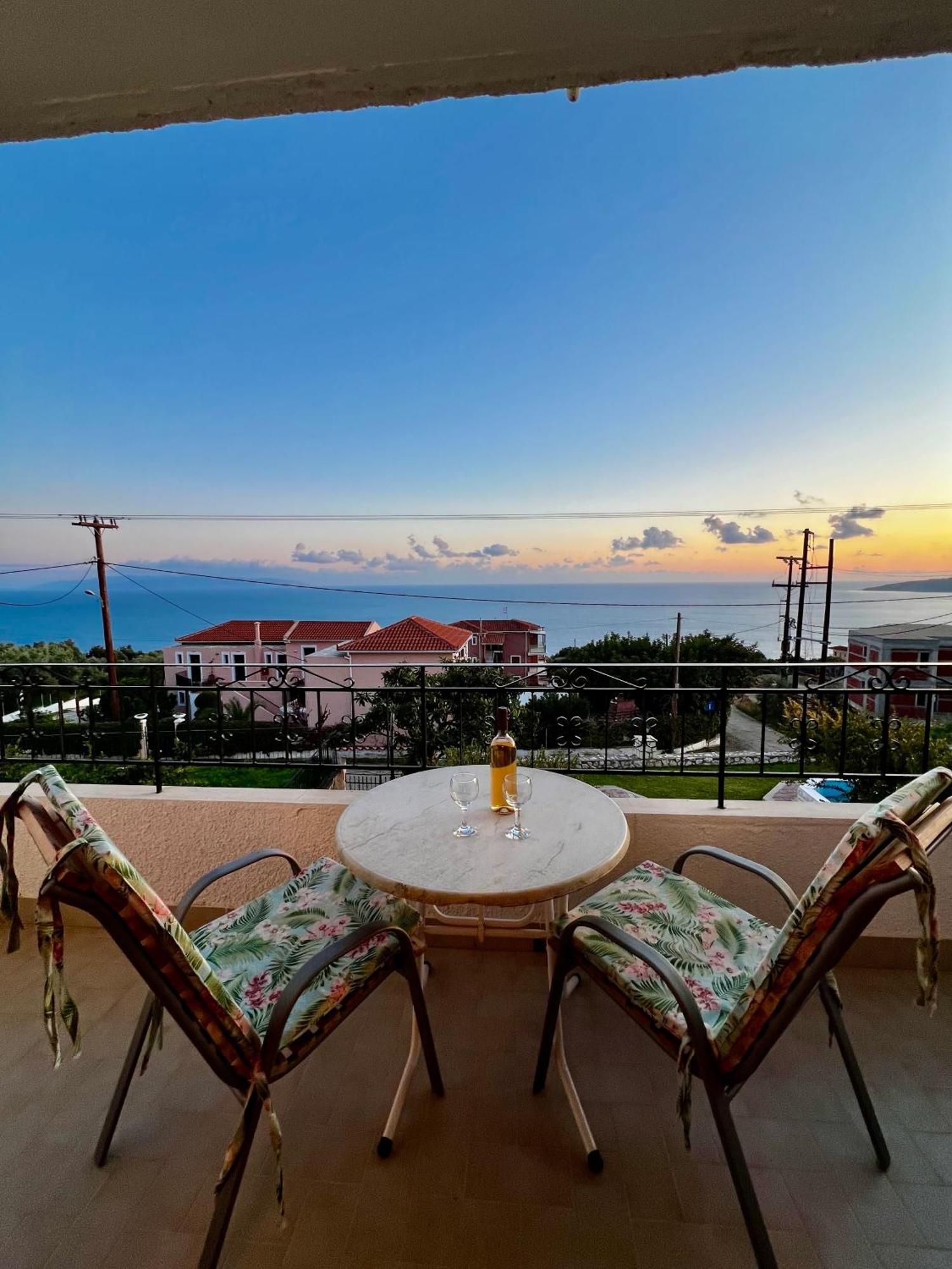 Ocean Front Studios 77 Lourdata  Dış mekan fotoğraf